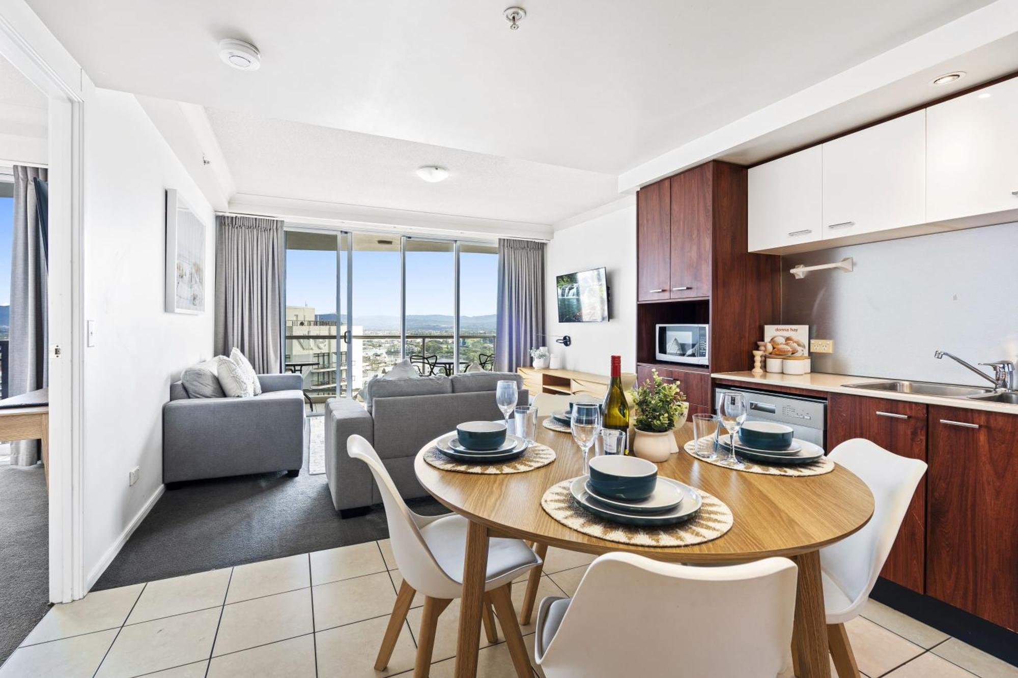 Chevron Renaissance Surfers Paradise Mid Week Madness Deal - Q Stay Gold Coast Exterior photo