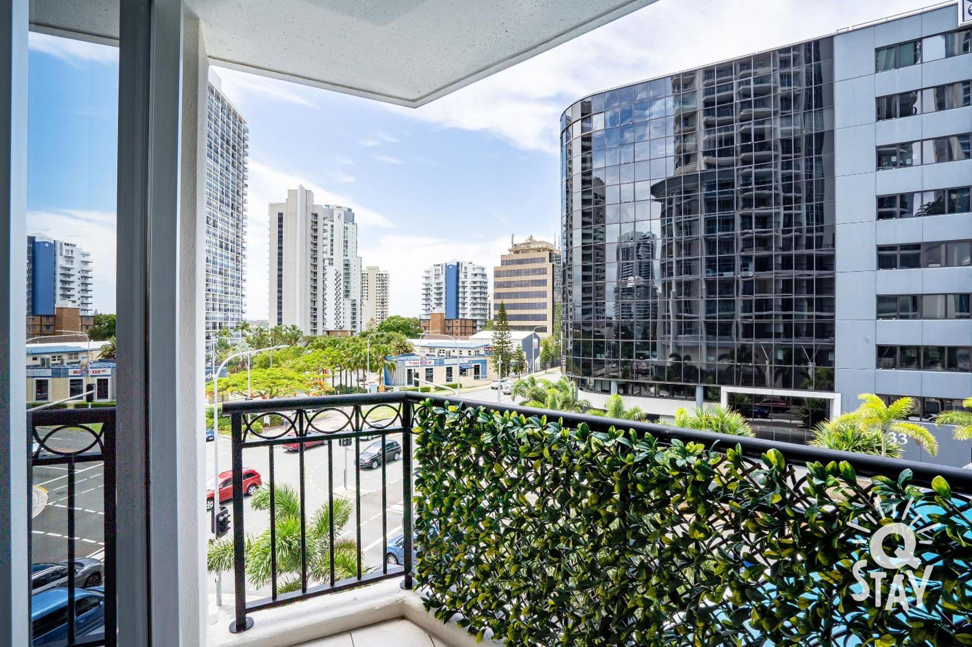 Chevron Renaissance Surfers Paradise Mid Week Madness Deal - Q Stay Gold Coast Exterior photo