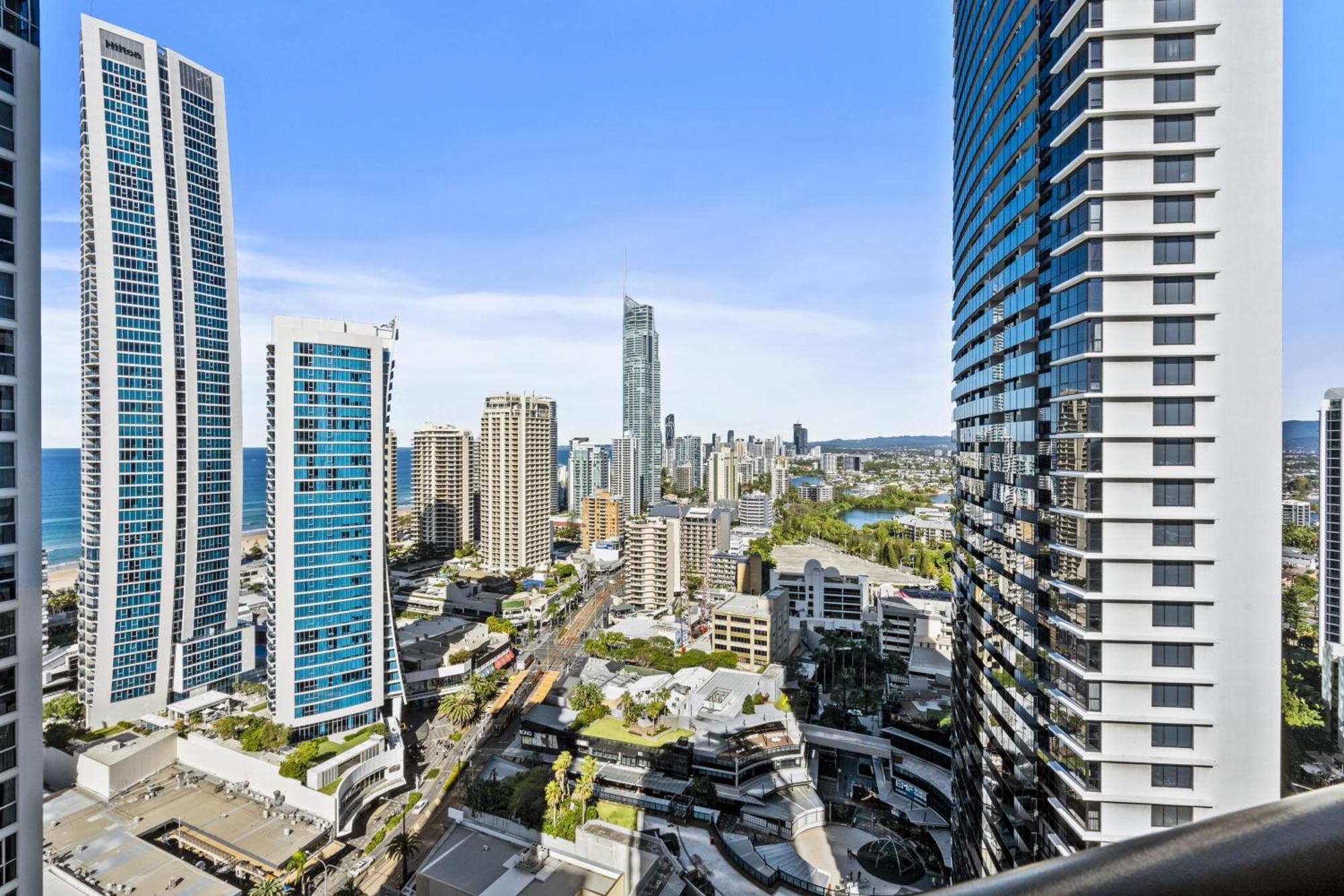 Chevron Renaissance Surfers Paradise Mid Week Madness Deal - Q Stay Gold Coast Exterior photo